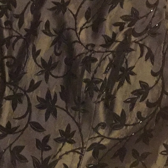 JS Collection leaf shell back zipper 16 - Picture 2 of 5